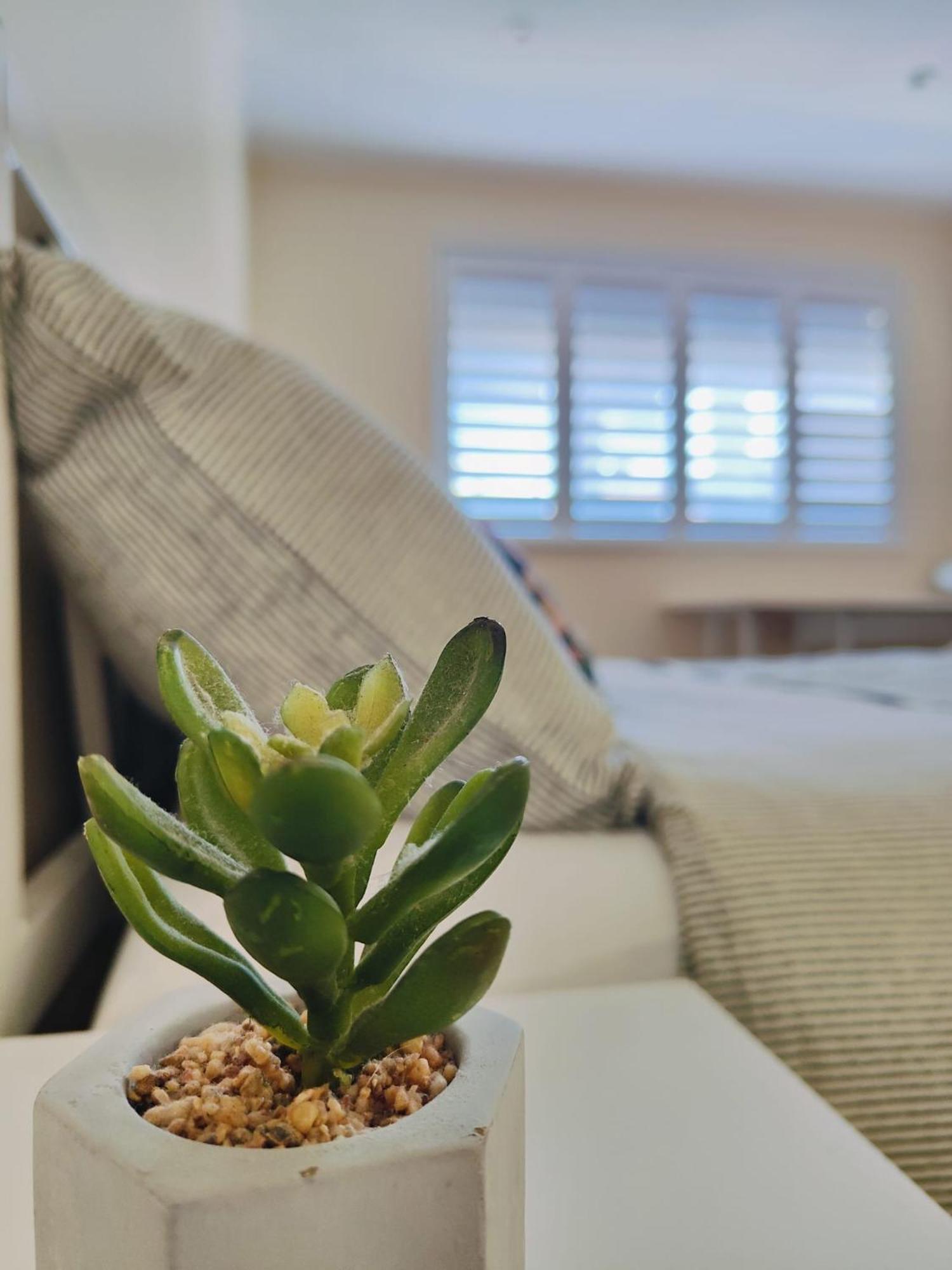 Adel'S House Bed & Breakfast London Bagian luar foto